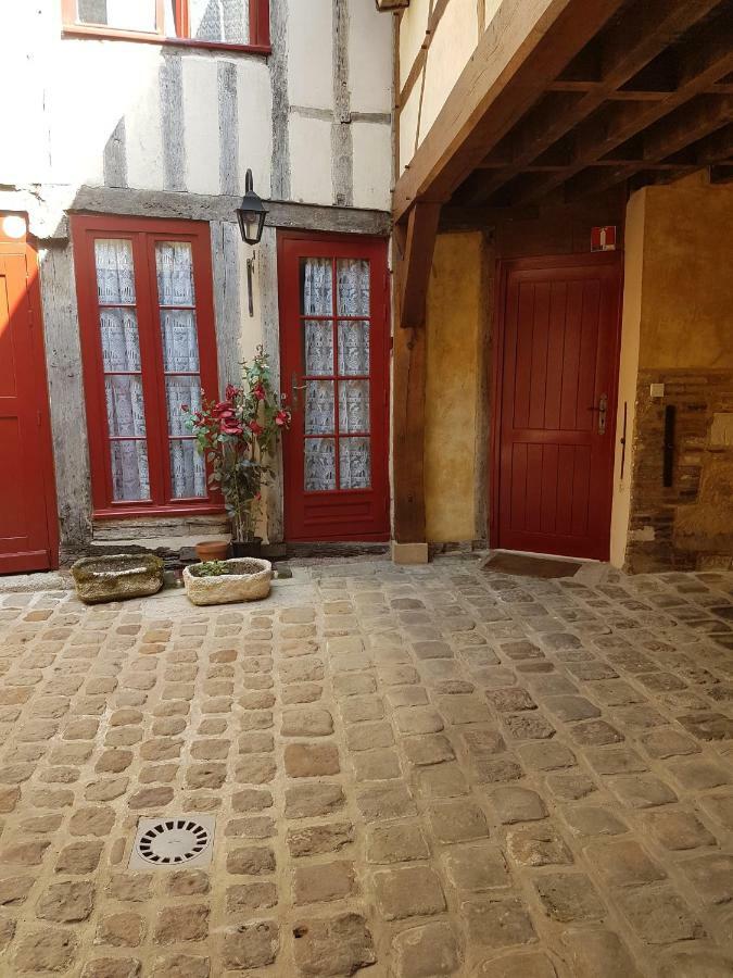 Appartement Du Vieux Троа Екстериор снимка